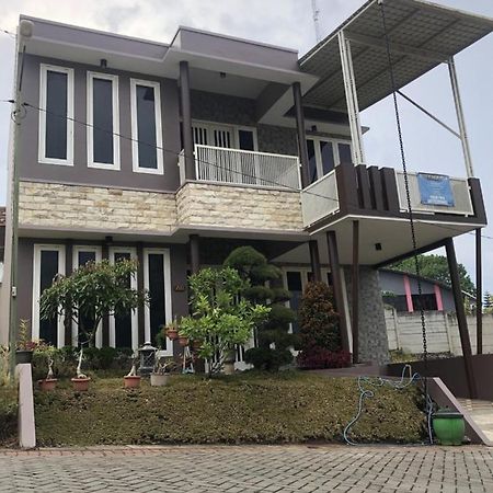 Villa Kusuma Hill A8バトゥ エクステリア 写真