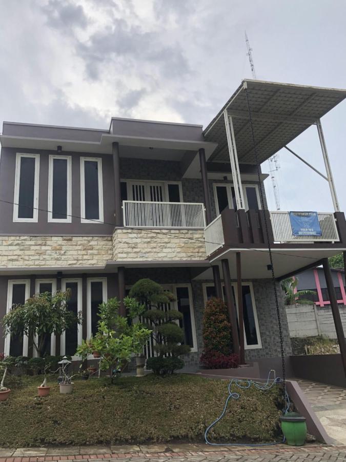 Villa Kusuma Hill A8バトゥ エクステリア 写真