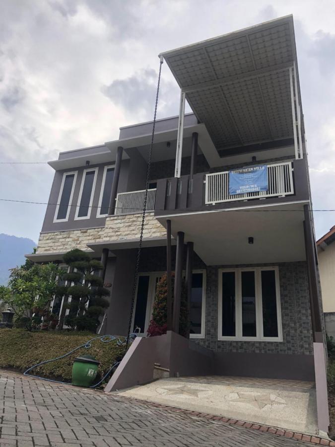 Villa Kusuma Hill A8バトゥ エクステリア 写真