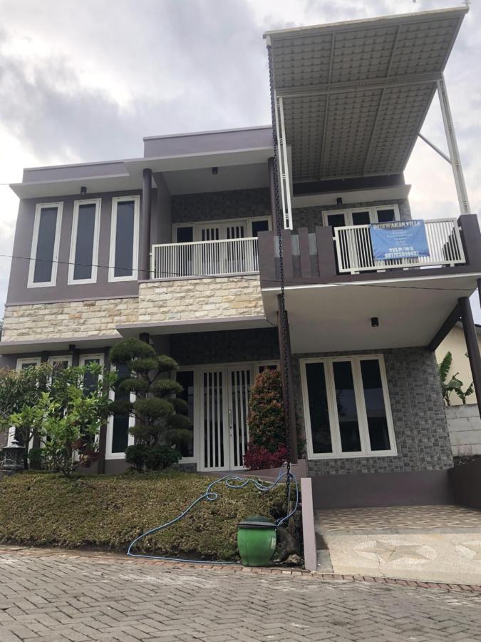 Villa Kusuma Hill A8バトゥ エクステリア 写真