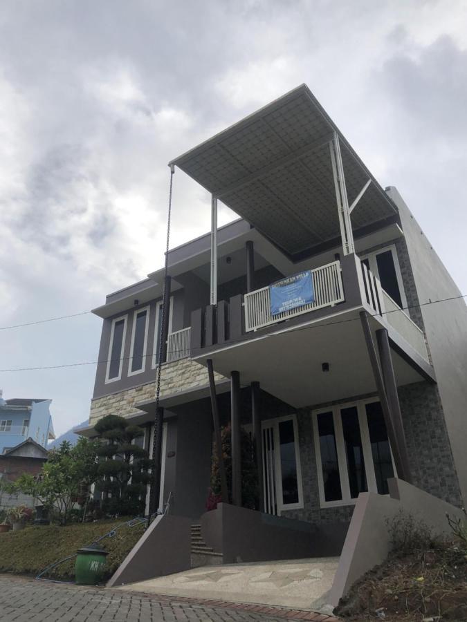 Villa Kusuma Hill A8バトゥ エクステリア 写真