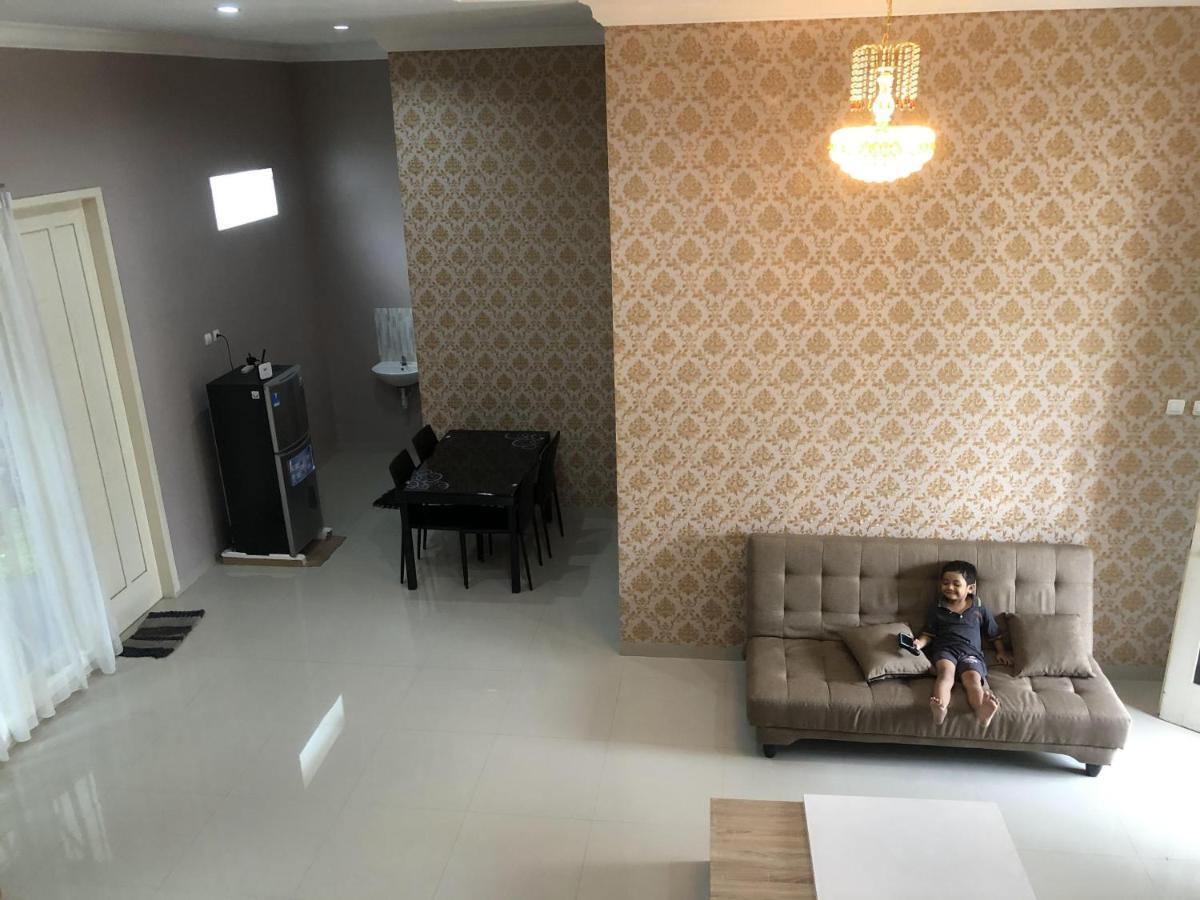 Villa Kusuma Hill A8バトゥ エクステリア 写真