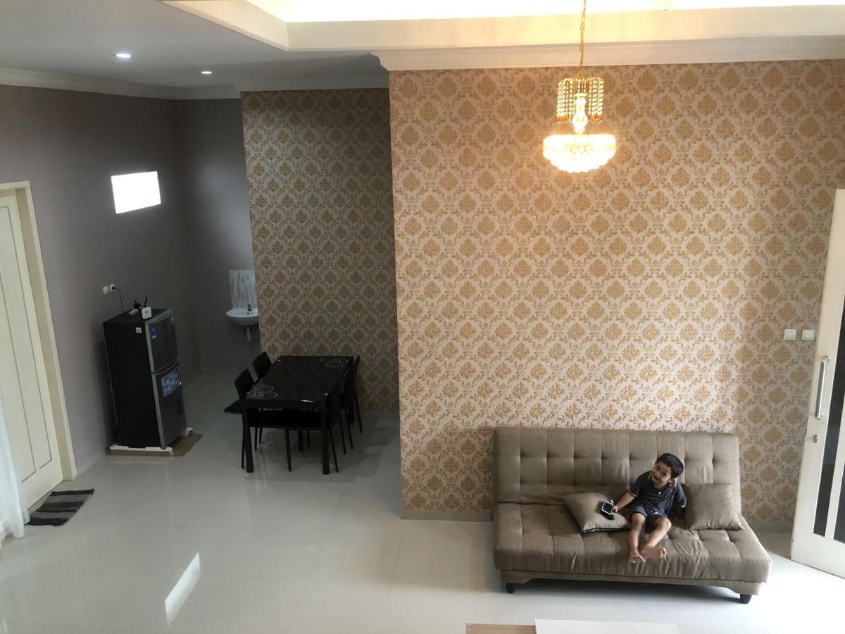 Villa Kusuma Hill A8バトゥ エクステリア 写真