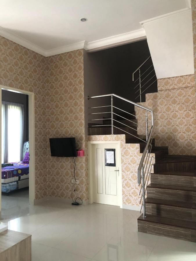 Villa Kusuma Hill A8バトゥ エクステリア 写真