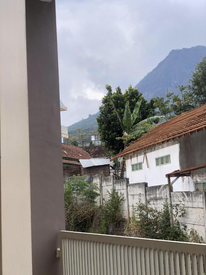 Villa Kusuma Hill A8バトゥ エクステリア 写真