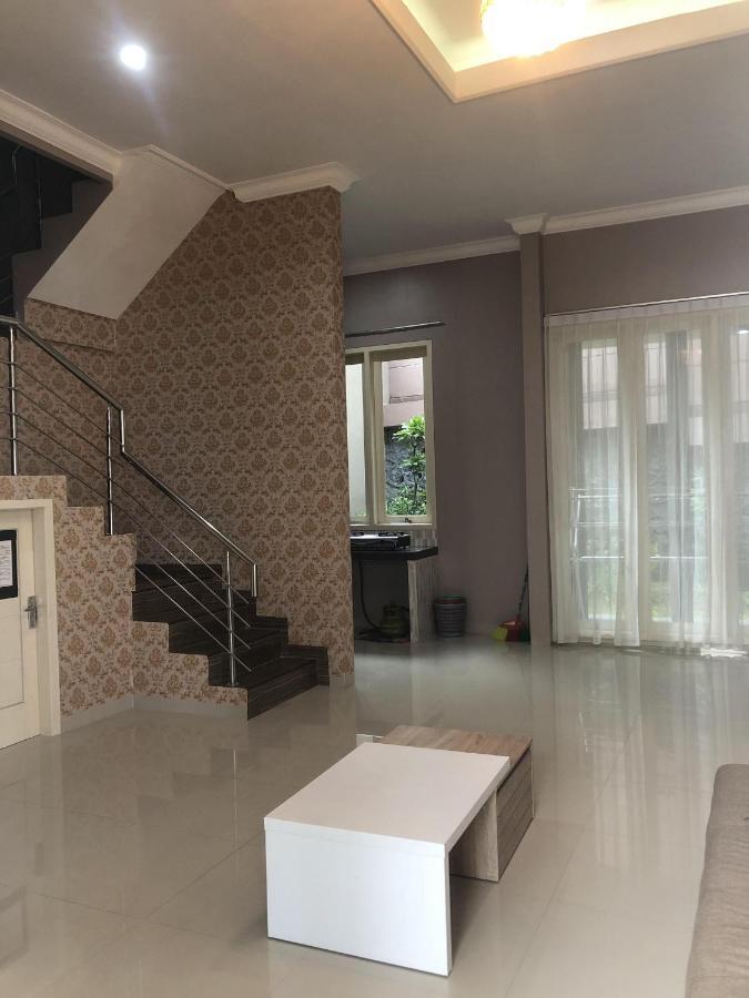 Villa Kusuma Hill A8バトゥ エクステリア 写真